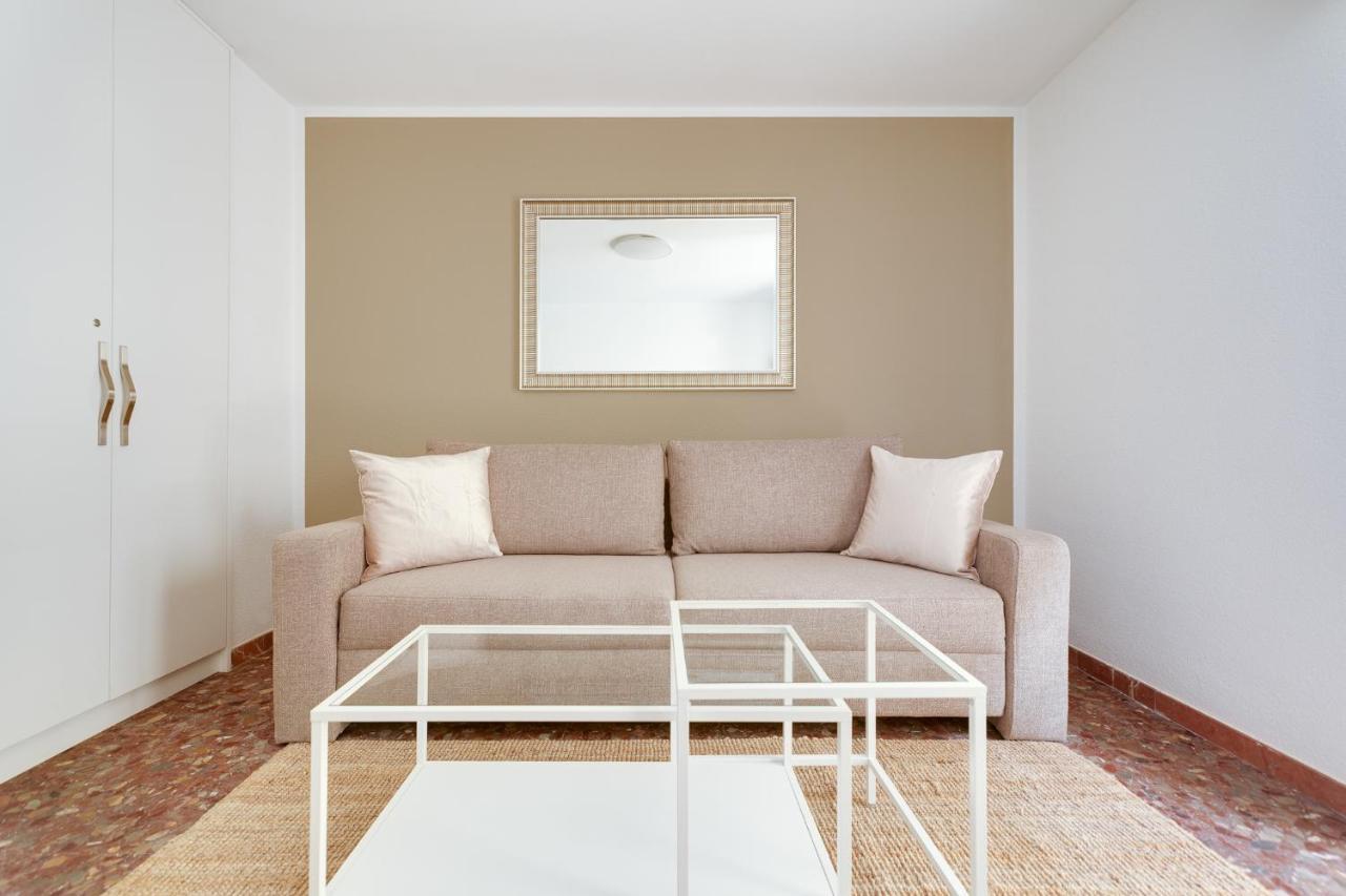Apartament Center *