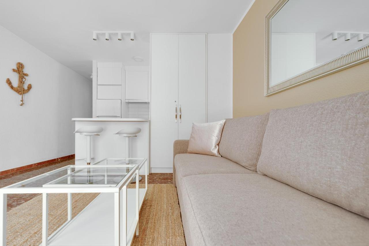 Apartment Center *
